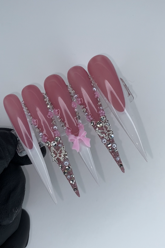 Stiletto elegant diamonds/bow