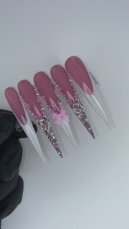 Stiletto elegant diamonds/bow